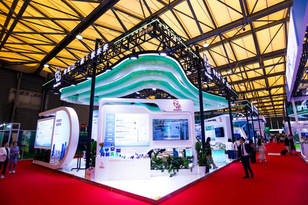 中能创旗下星枢云能源登陆虹口展区，轻量化光伏黑科技实力出圈