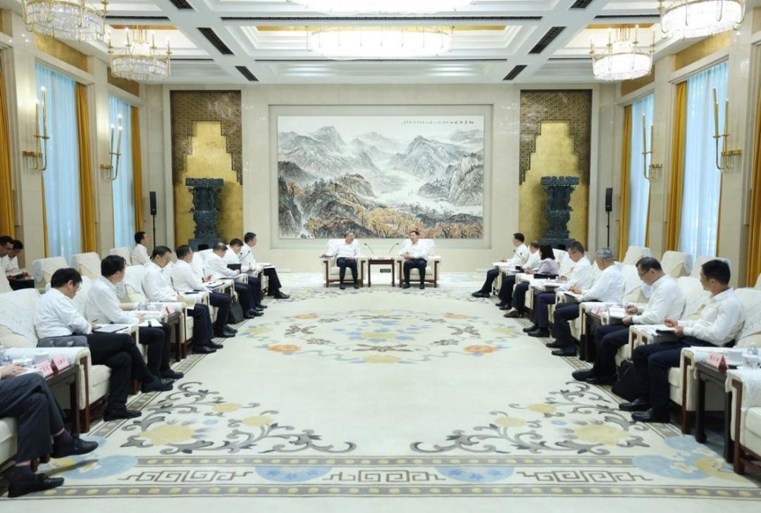 倪真拜会湖北省委书记关志鸥
