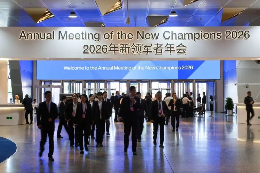 2026夏季达沃斯 | 晶科能源钱晶：光储融合锚定AI算力新生态
