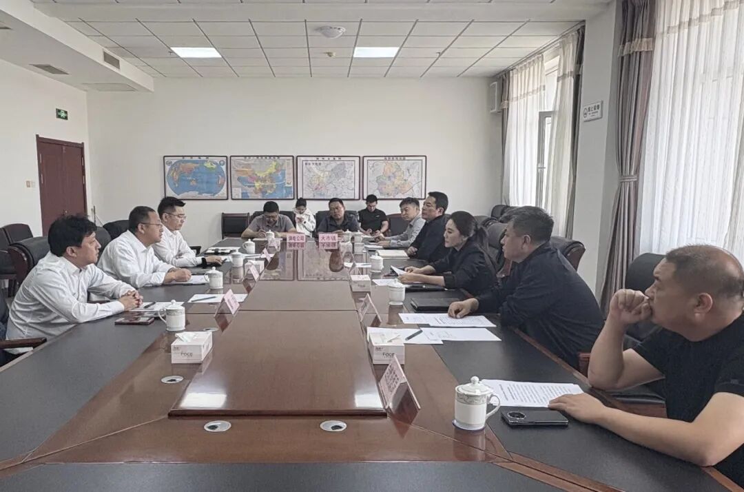 周亮与北镇市委副书记、市长马玥会谈