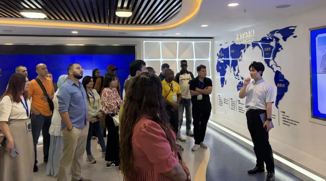 “一带一路”及上合组织国家访华团参访晶澳