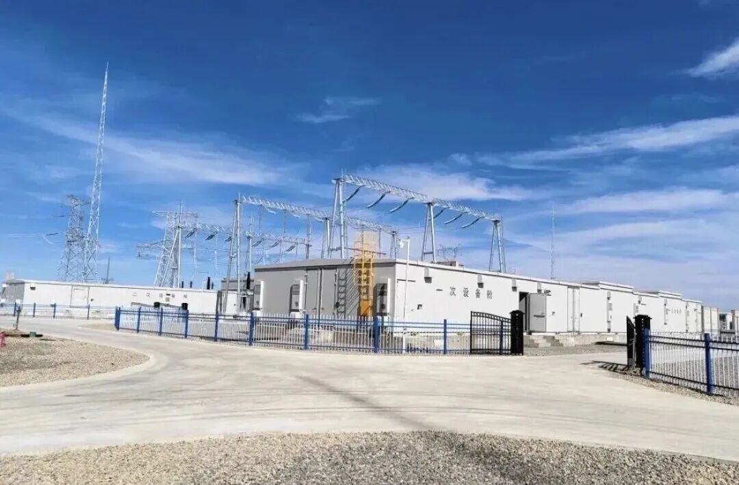 1GW/4GWh！锡林郭勒东苏变电站2025年新型储能专项行动电源侧储能电站成功并网