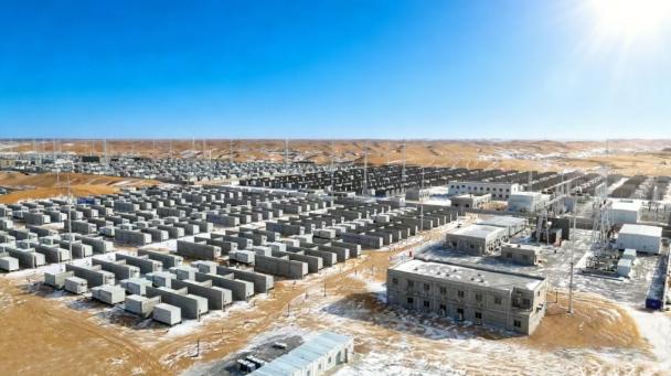 一马当先，储势全开！上能电气助力300MW/1200MWh构网型储能电站开启璀璨新篇