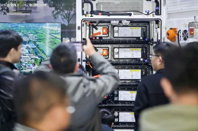 驭网无界 智配全景 | 禾迈460kW高灵活组串式PCS与1725kW强构网型PCS两款战略级新品联合首发