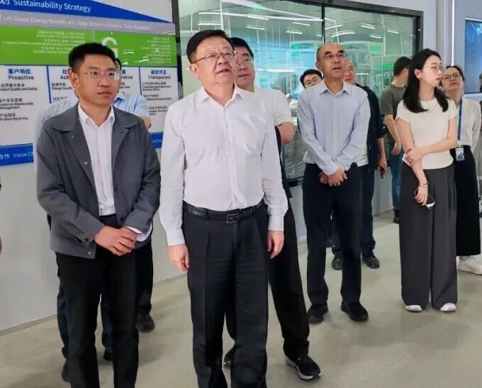 黑龙江省政协副主席韩立华一行调研海辰储能重庆基地
