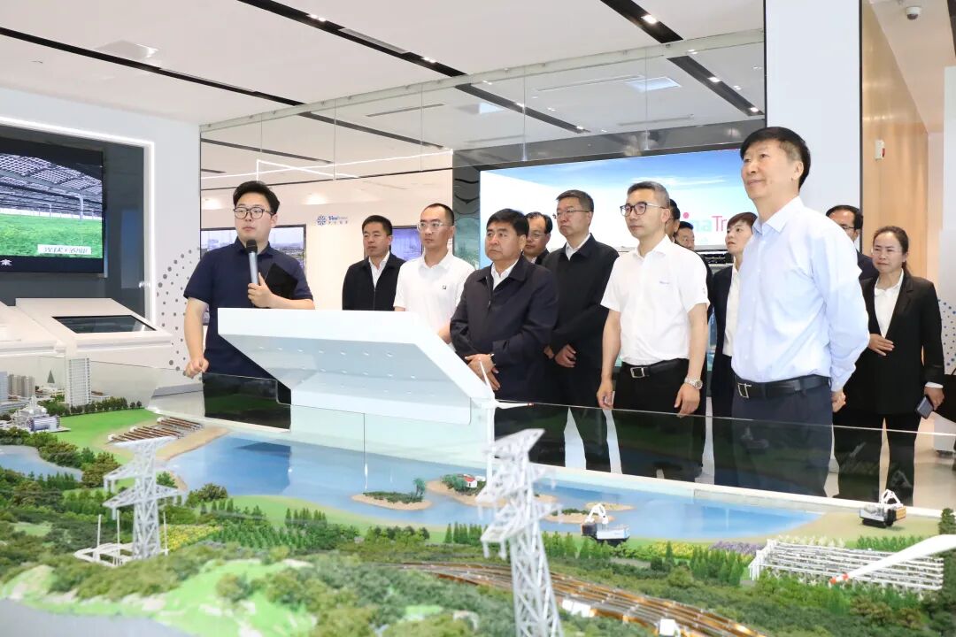 青海省海南州党政代表团调研天合光能,打造更多苏青协作零碳标杆项目