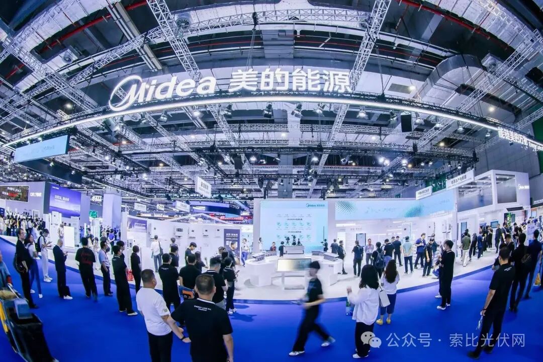 告别“建电站，省电费”：美的把综合能源做成可落地的EaaS，瞄准企业用能降碳的“不会干＋不敢投”难题