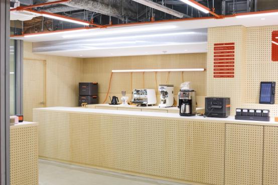 东京潮咖快闪到成都体验店，华宝新能加速全球线下渠道布局