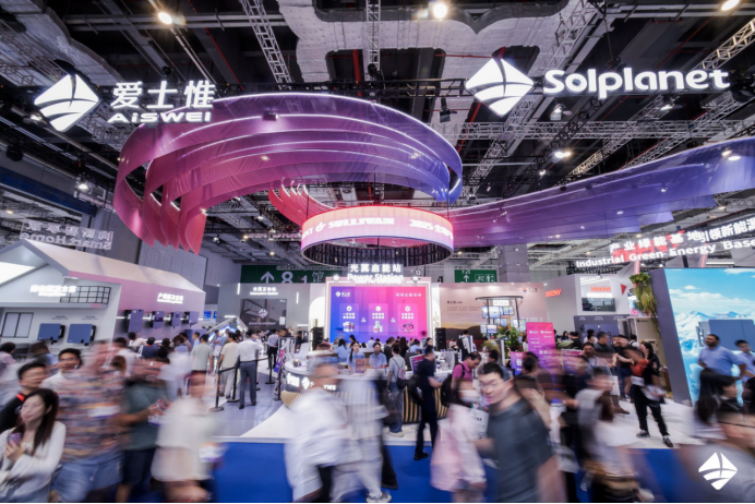 爱士惟点燃SNEC 2026：AI重构能源管理，全矩阵新品剑指零碳未来