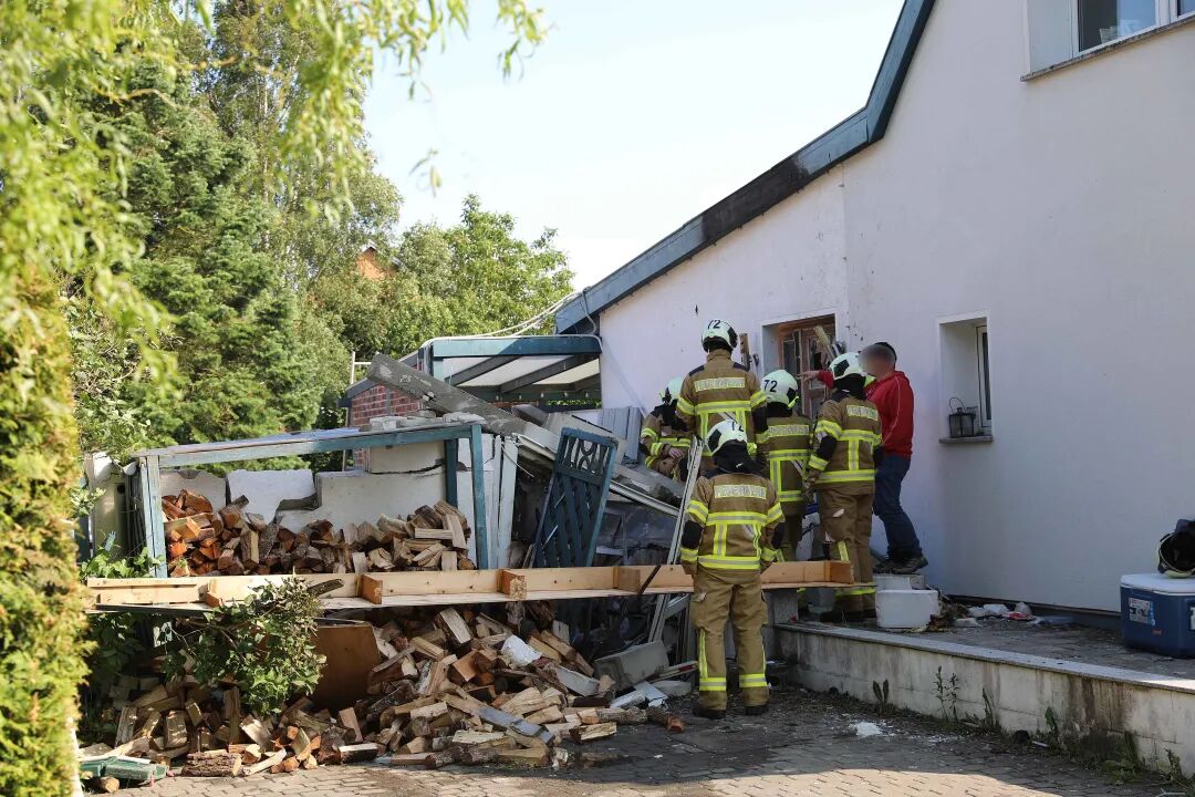 突发！一屋顶光伏储能突发爆炸