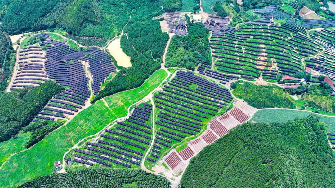 广西：北部湾港集团150MW农光互补项目全容量并网！