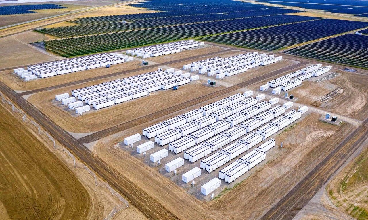 高效履约 全球实力！上能电气助力埃及150MW/300MWh储能电站顺利并网