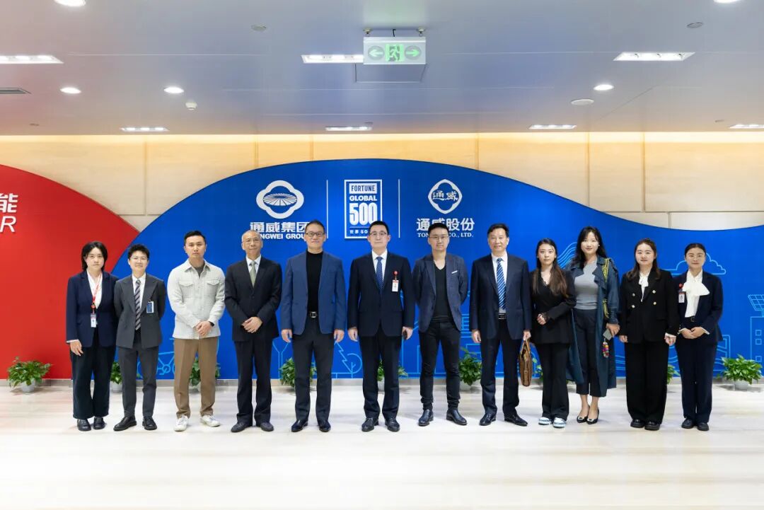 中国侨联法顾委海外委员霍建强一行莅临通威座谈 共话合作与发展
