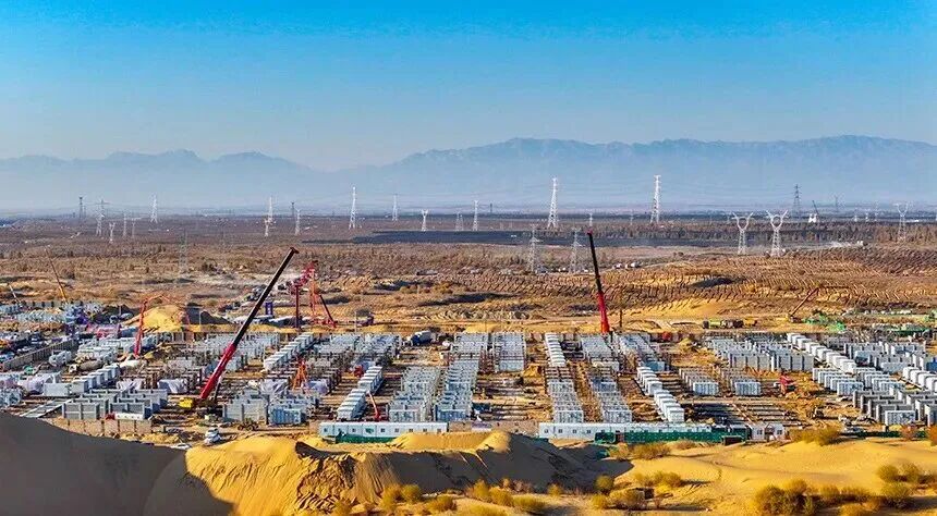 中信银行助力300MW/1200MWh磷酸铁锂+全钒液流混合储能项目建设