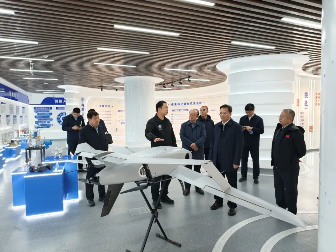 聚焦新质生产力 | 内蒙古自治区副主席唐毅一行调研宝升高科,共探“氢能+低空”新图景