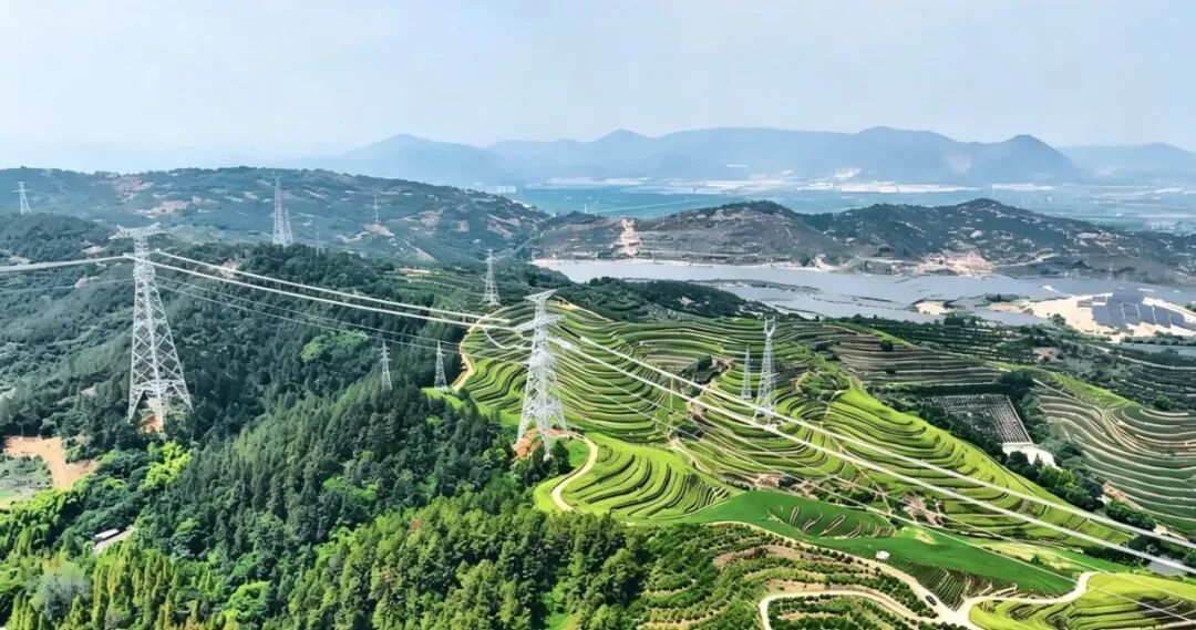 世界首条!“陇电入浙”柔性特高压直流输电工程河南段全线贯通